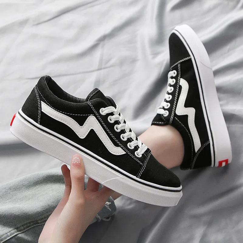 أحذية قماشية جديدة ربيعية لعام - مراجعة Vans Shoes Old Skool وسعره